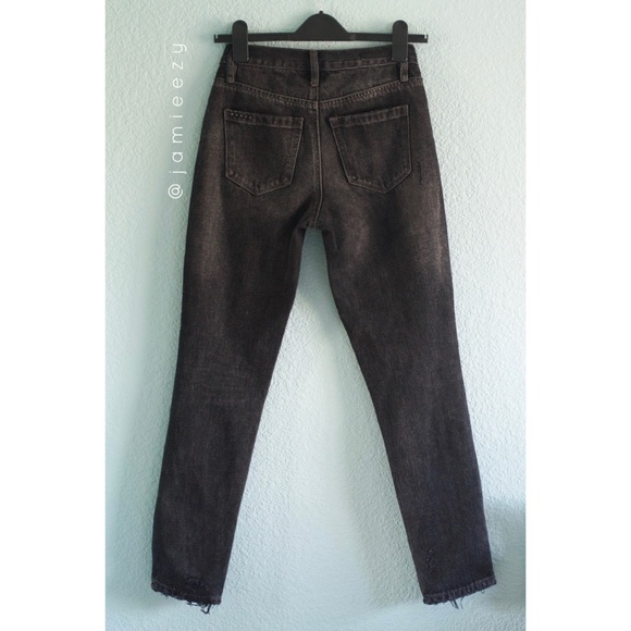 BLANKNYC | "The Rivington" Distressed Tapered Jean - Picture 7 of 8